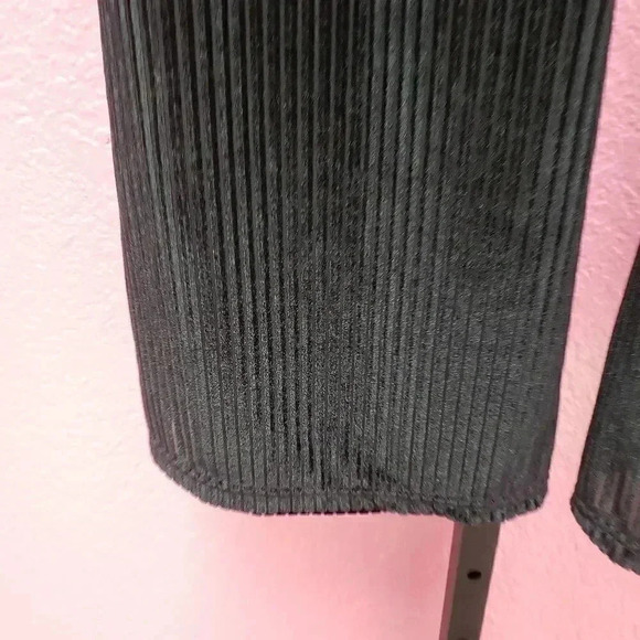 SHEIN Ribbed Black Velvet Flare Pull On Pant - Picture 5 of 6